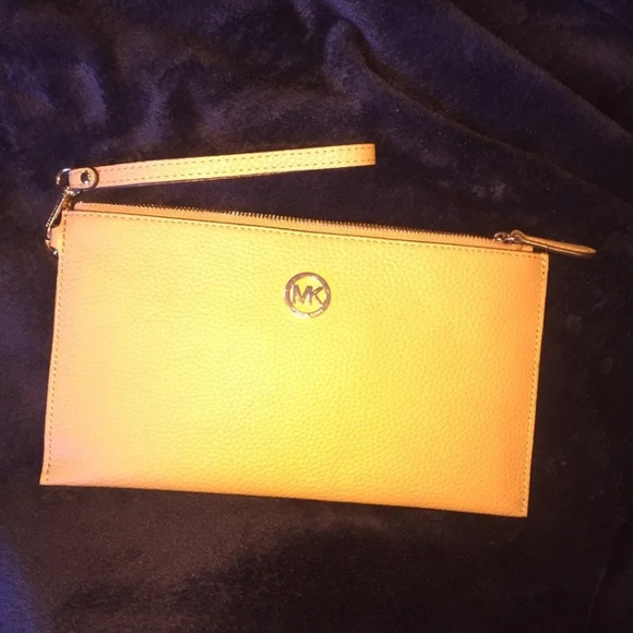 Michael kors wrist wallet - Picture 1 of 5